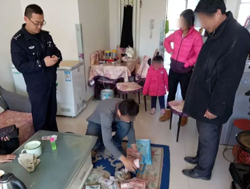 17萬當垃圾丟掉：驚慌失措！全家上陣翻找垃圾桶