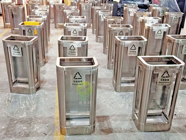 濟(jì)南地鐵3號(hào)線通車(chē)不銹鋼防爆垃圾桶為市民提供便利